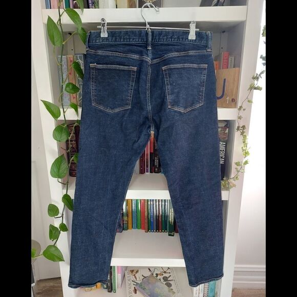 Men's Gap Dark Wash Denim Athletic Cut Jeans Size 33×32 - Picture 5 of 6